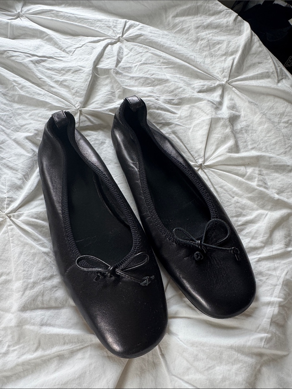 Vero Cuoio Black Leather Ballet Flats with Bow